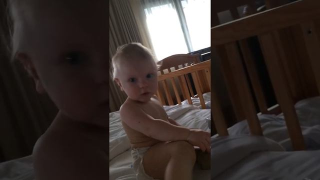 "Матвей, укуси маму" Смешные дети в Angsana Velavaru 5* смотреть онлайн