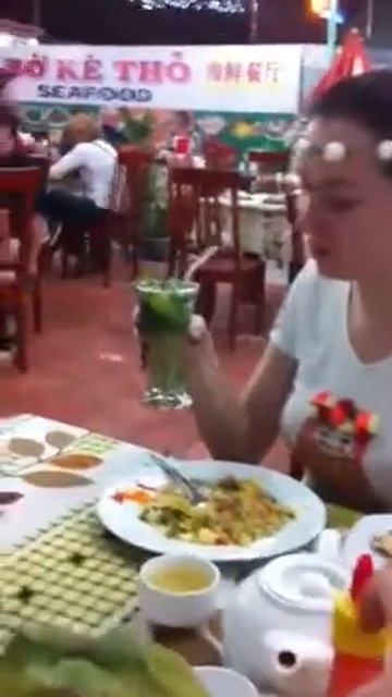 Дегустация коктейля в поселке Muine во Вьетнаме смотреть онлайн