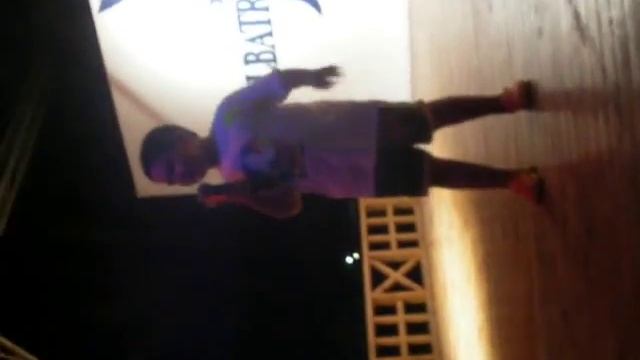 здорово поет ))) смотреть онлайн