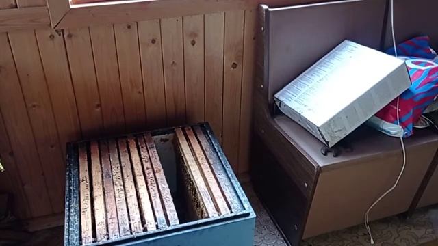 Хранение суши после откачки.Борьба с восковой молью. смотреть онлайн