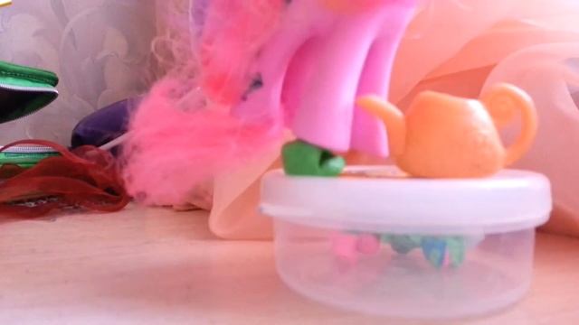 Приключения пони-1 серия 1 сезон 《Собирание вещей》 смотреть онлайн