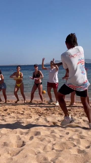 Animation team. Dancing on the beach. Sierra hotel. Sharm el Sheikh. December 2022. Танцуют все! смотреть онлайн