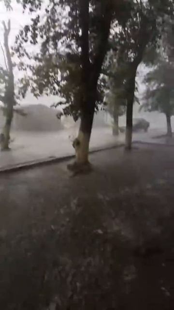 Ливень у нас в Аэропорту..15. Июль. 2019 год смотреть онлайн