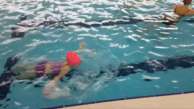 Марьяша плавает в парк-отеле Айвазовский 10.02.2019 смотреть онлайн