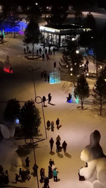 Снежный городок на горнолыжном комплексе Манжерок смотреть онлайн