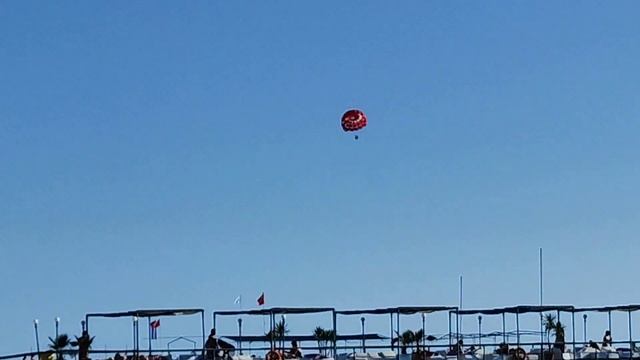 Территория вокруг отеля Марьям. Турция. Посёлок Окуджалар. смотреть онлайн