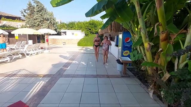 Atlantique Holiday Club. Обзор основного бассейна.