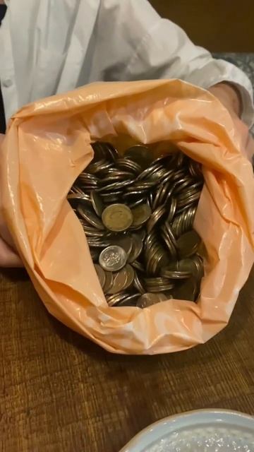 Пришел с девушкой в ресторан смотреть онлайн