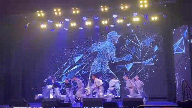 БУДЬ первым по ЖИЗНИ- танцевальная группа СНЕЖАНЫ смотреть онлайн