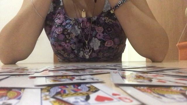 Крестовый👑 уйдёт ли от Бубновой Цыганский расклад Онлацн гадание смотреть онлайн