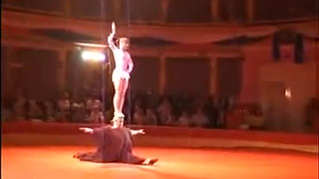 Акробатический этюд  Александра Редина, Ксения Федоровых  Выпуск ГУЦЭИ 2009 год