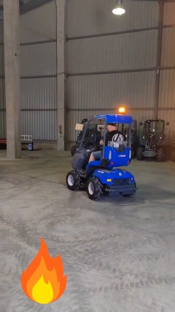 #Shorts Минипогрузчик MULTIONE, модель 2.3 смотреть онлайн