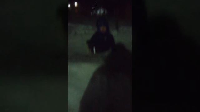 прогулка вечером #прогулка #прогулкавечером #снег #горка #мамавдекрете #мамаблог #дети