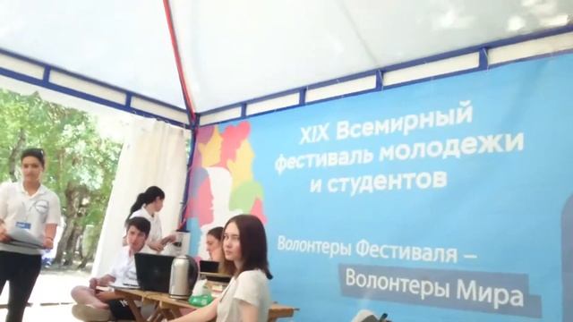 Волонтер говорит: О том, как лень вставать смотреть онлайн