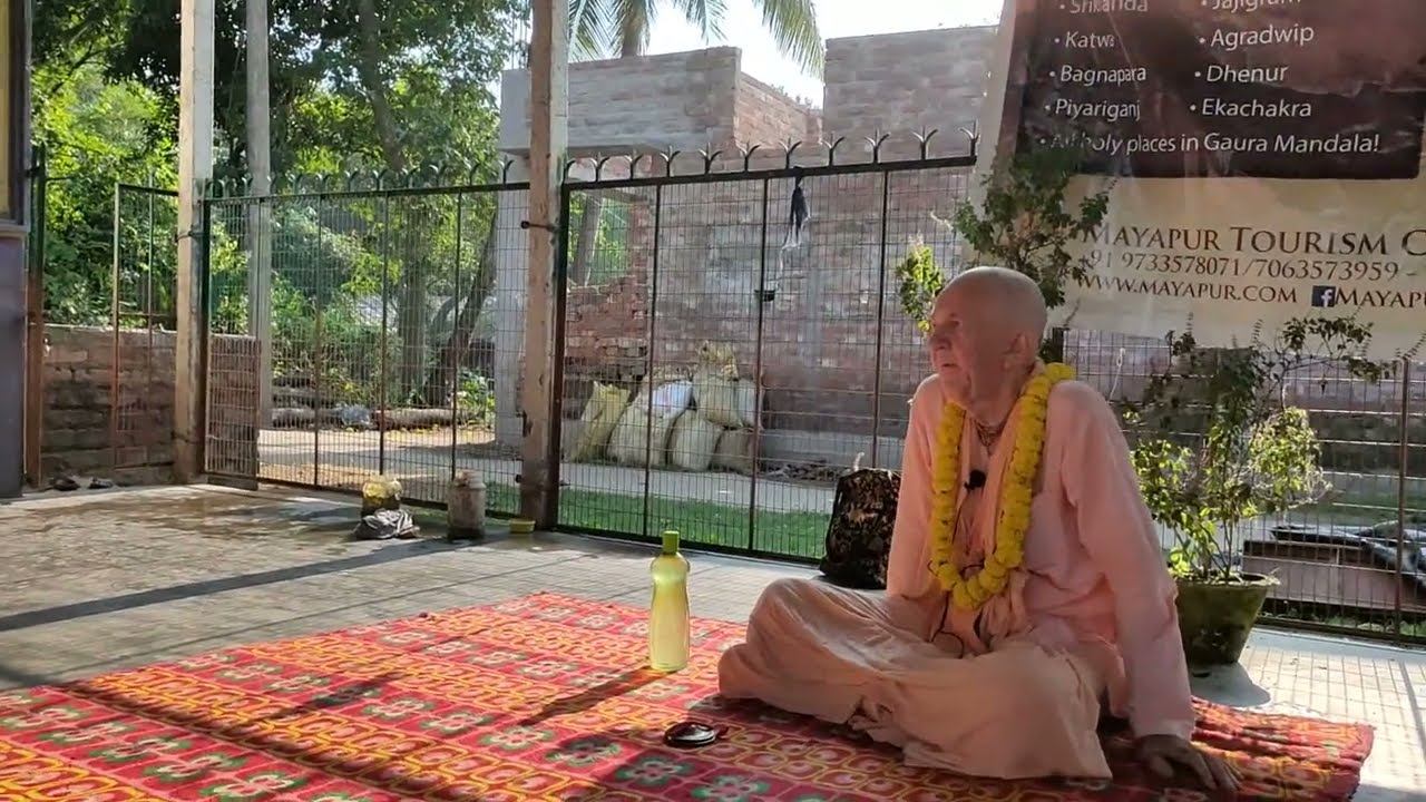 BVV Narasimha Maharaj - Kartika parikrama, Day 3 - Kirtan in Dvija Balaram's house - 15.10.2022