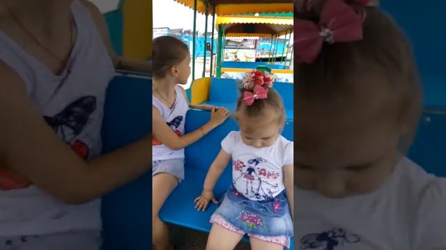 Крым, Керчь, катаемся на паровозе по набережной) смотреть онлайн