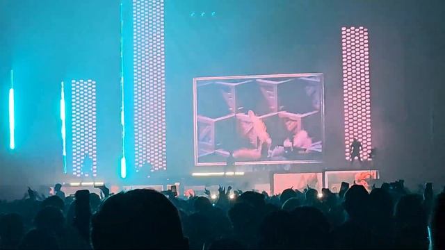 PENDULUM - Tarantula - live @ O2 arena london 29/03/24 смотреть онлайн