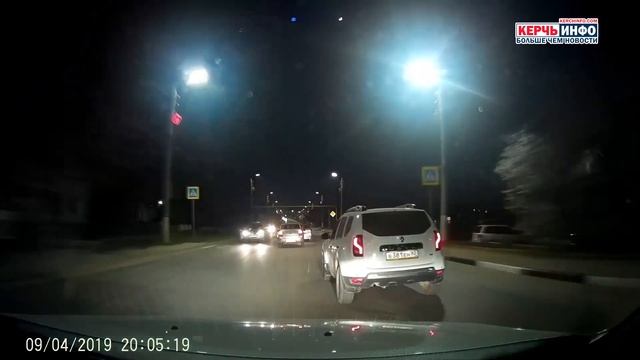 Автохам на дороге в Керчи смотреть онлайн