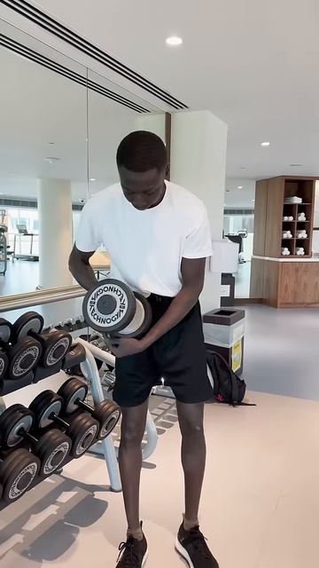 I know how this challenge works. But I wanted to do in the “khaby way”#learnfromkhaby #comic смотреть онлайн