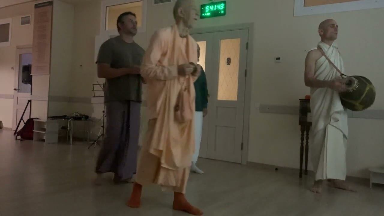 14.10.2023 - Мангала-арати с ЕС БВВ Нарасимхой Махараджем - Петропавловск-Камчатский