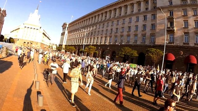 Протест #ден1 Да спасим демокрацията и свободата няма нужда от Каскет! към Съдебната палата #оставк смотреть онлайн