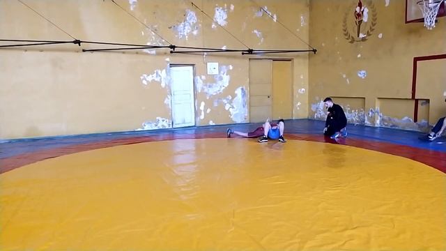 Хоружий Дима 1 схватка в 48 кг Молодогвардейск