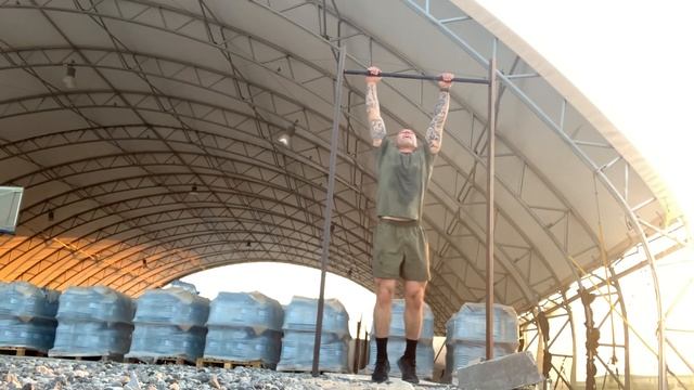 Iron Wolf does CrossFit’s “Cindy” (125 pull-ups, 250 pushups , 375 squats in 20 min) смотреть онлайн