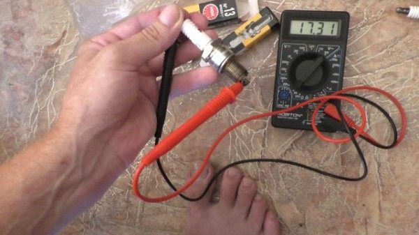 Проверяем свечи зажигания на сопротивление