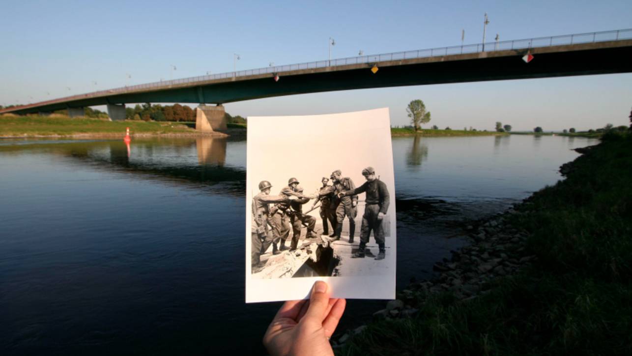 Российские дипломаты возложили венки к мемориалу в Торгау