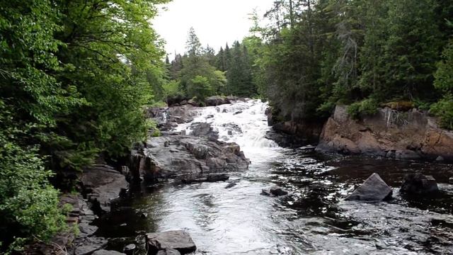 Водопады в Квебеке Les Chutes Croches смотреть онлайн