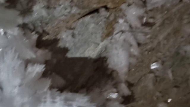 зимой в Аракаевской пещере смотреть онлайн