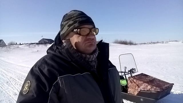 Поехал на рыбалку смотреть онлайн