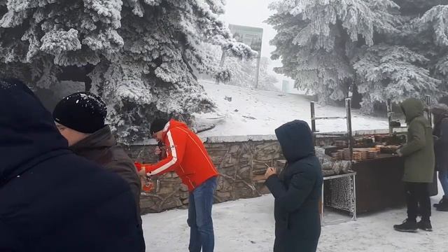 Концертная программа на верхней станции канатки на Машуке в Пятигорске 7 января 2019