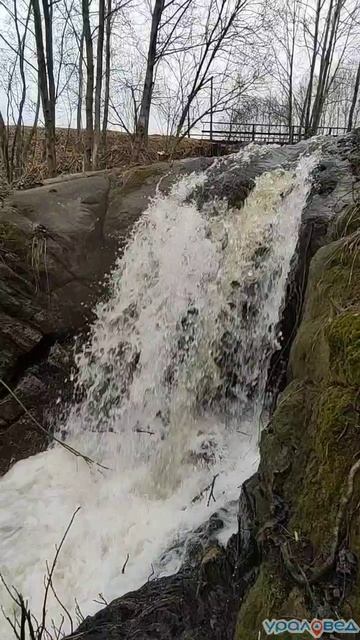 Гилёвский водопад на Урале весной смотреть онлайн