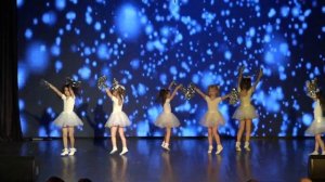 Детский танец Снежинки