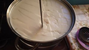 Сыр брынза из козьего молока. Очень мягкий, вкусный и полезный .