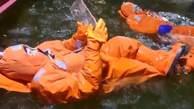 Испытатели. Заправлены в планшеты космические карты))