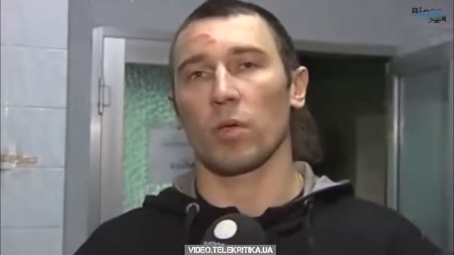 Беркут свідомо та по звірячому б'є журналістів та нищить фото і відеокамериundefined смотреть онлайн