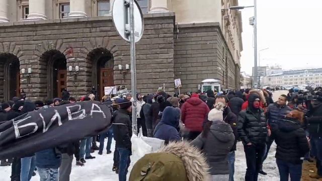 Блокада на бул. Дондуков на #covid19protest ...Протест! Марш за свободата! с искане #оставка #ден20