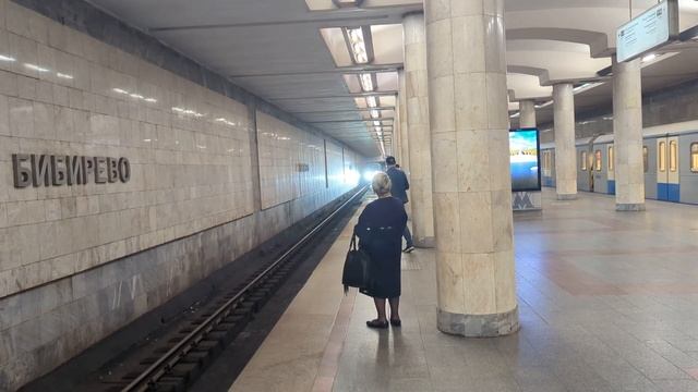 Прибытие поезда на станцию Бибирево смотреть онлайн