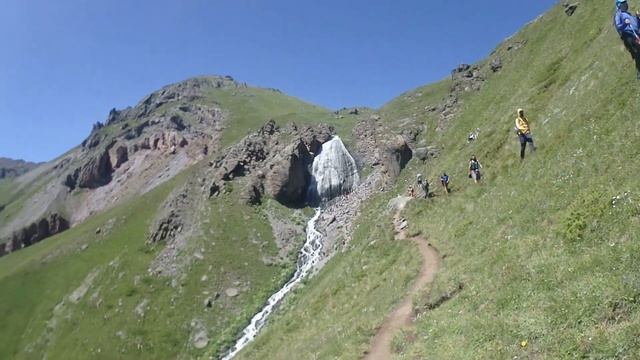 Приэльбрусье. Поход на водопад Девичьи Косы и выше. смотреть онлайн