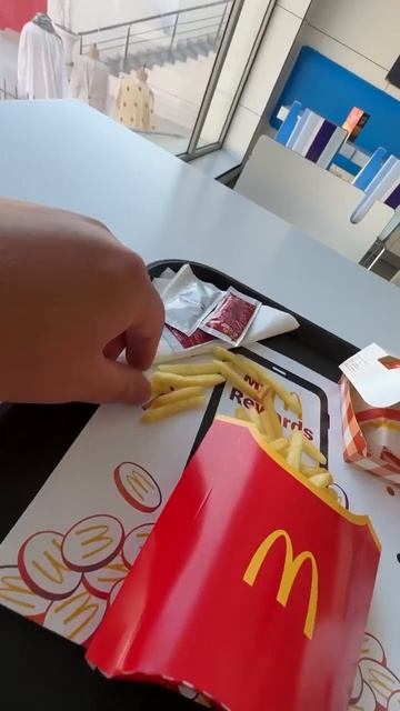 ЭТО ГЛАВНЫЙ СЕКРЕТ МАКА‼️🔥 #маркетинг #макдональдс #фастфуд #бизнес #еда #shorts #реклама #фриланс смотреть онлайн