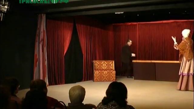 Губернатор Сергей Морозов на премьере в театре-студии 