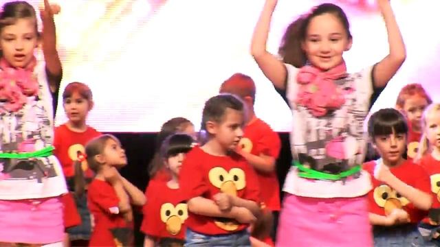 Супер Ѕвезда 2013 - Амина и Јелена - Дизниленд