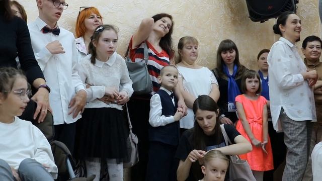 Центр помощи "Вера" организовала встречу, посвященную новому творческому сезону смотреть онлайн