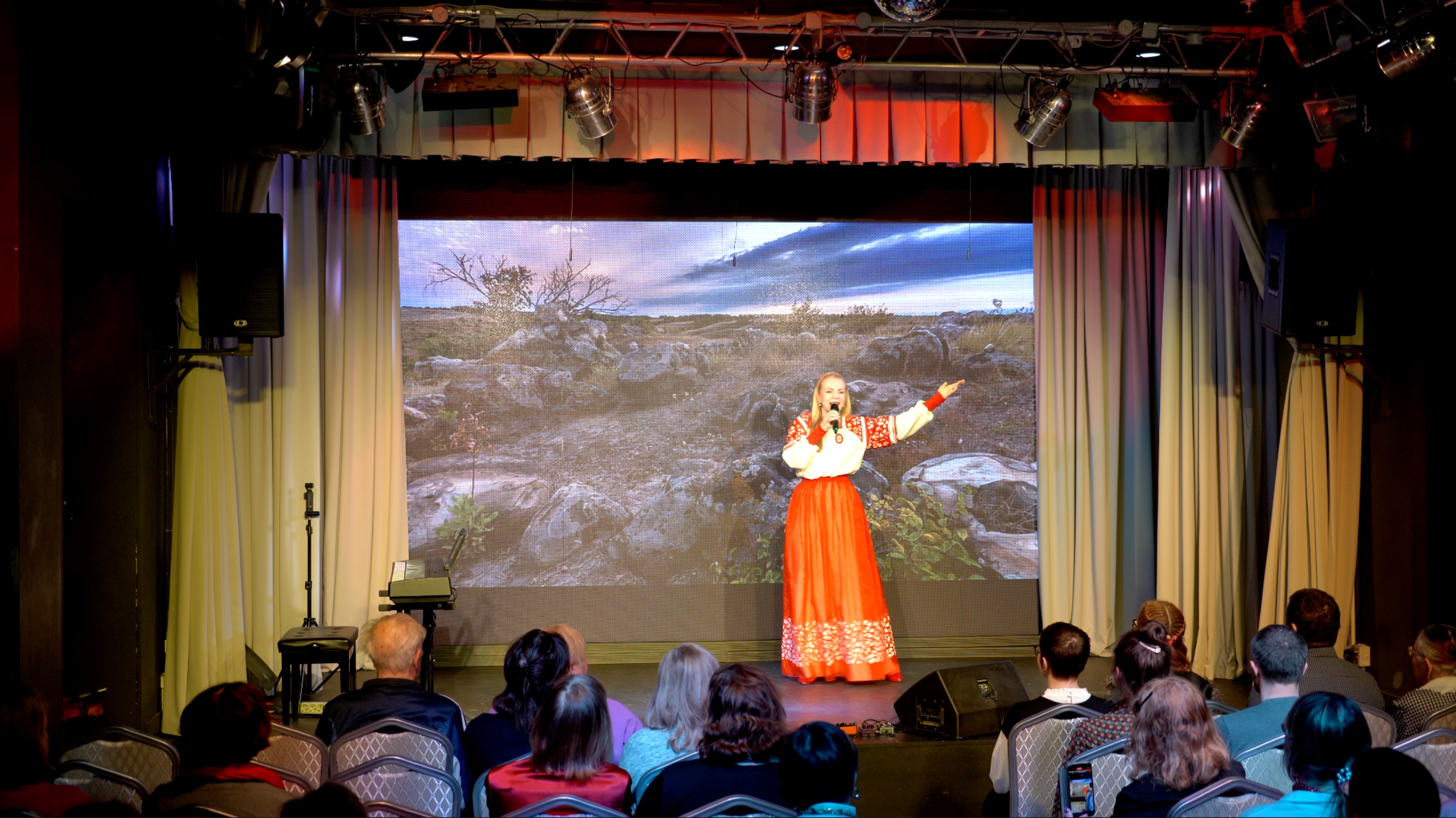 "Глаза Бога" (ст. Н.Малаховой, муз.С.Копыловой) смотреть онлайн