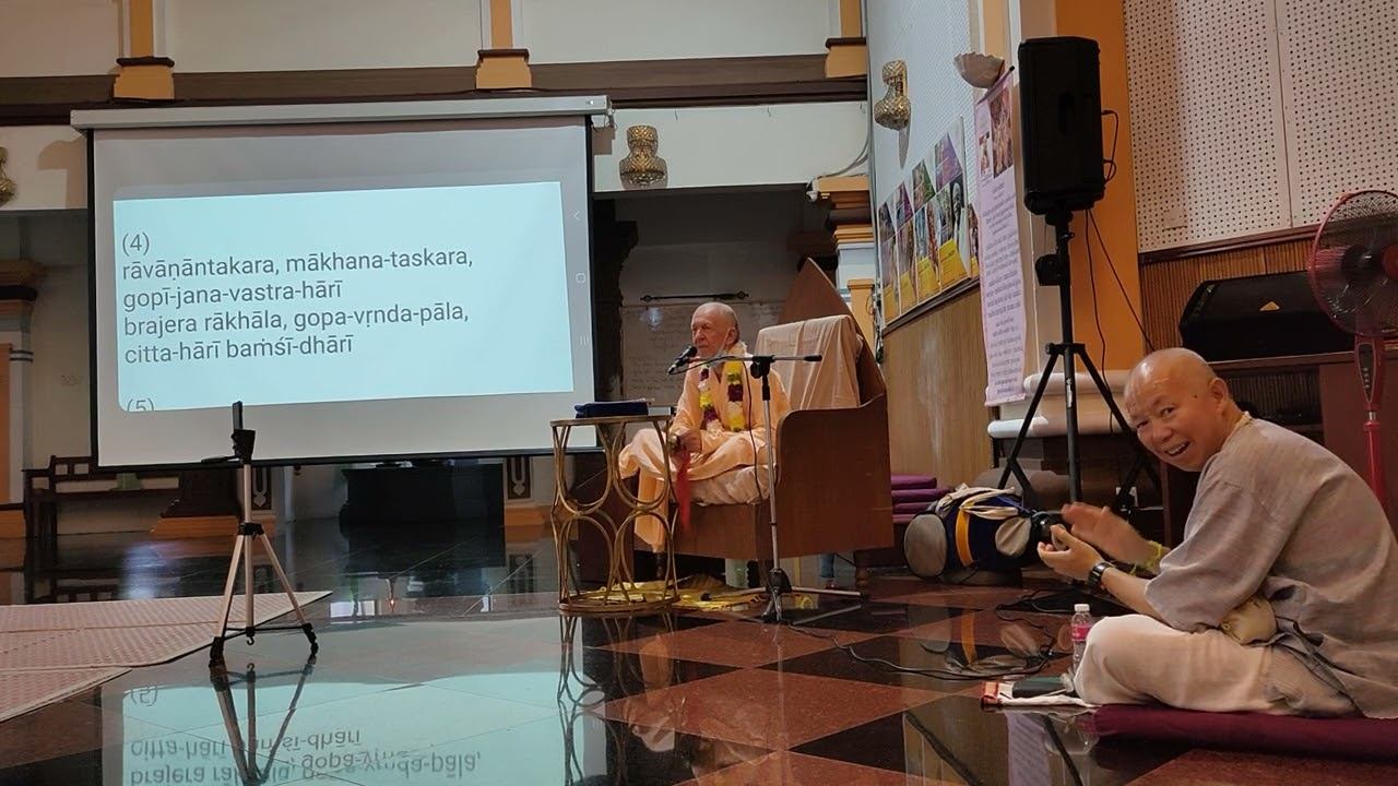 22.12.2023 - Бхаджан "Вибхавари шеша" и ШБ 4.21.5 - Храм Преданности и понимания, Пенанг, Малайзия