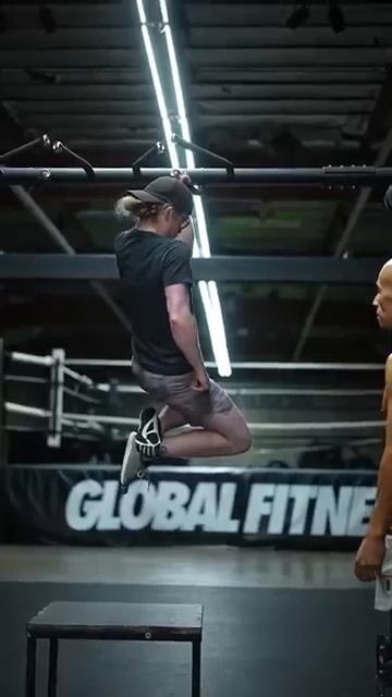 Legend teaches Flexy One arm pull up #stayflexy @frank medrano смотреть онлайн