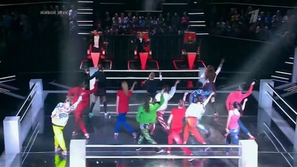 Ксения Капустина, Валерия Самохвалова и Эдуард Редико http://ideapodarkoff.ru/led_krossovki