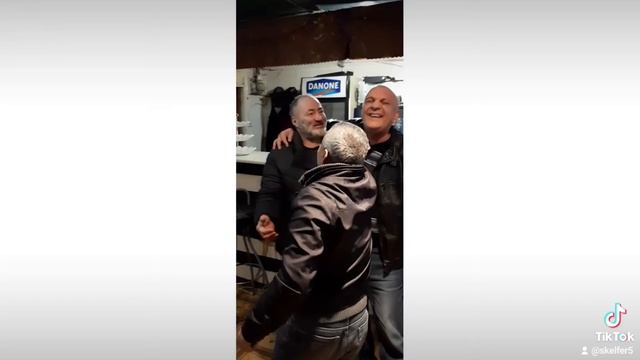 С  Днём  Собутыльников !